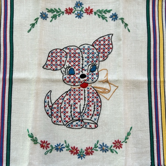 Vintage Hand Embroidered Cat & Dog Tea Towels - Picture 9 of 11